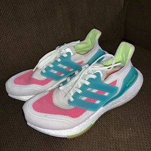 women’s adidas ultra boosts
